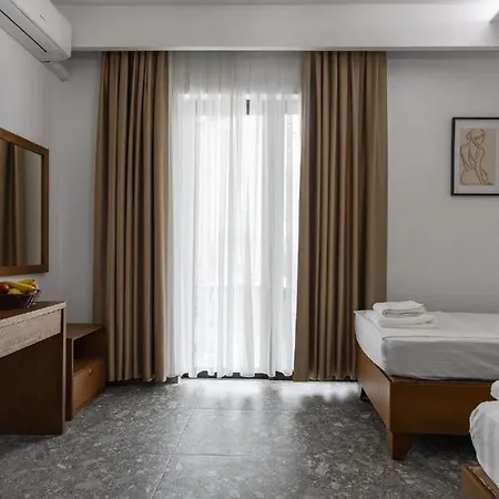 Hotel Center Ksamil