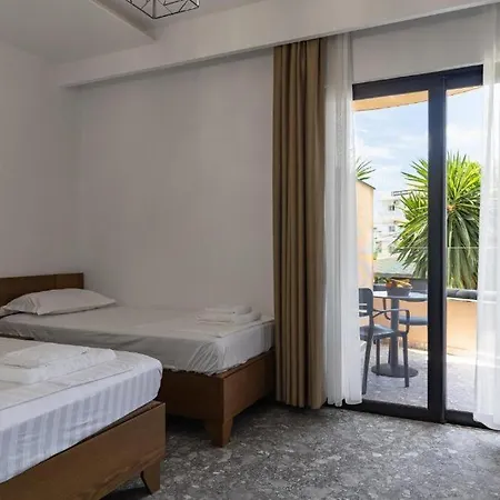 Hotel Center Ksamil